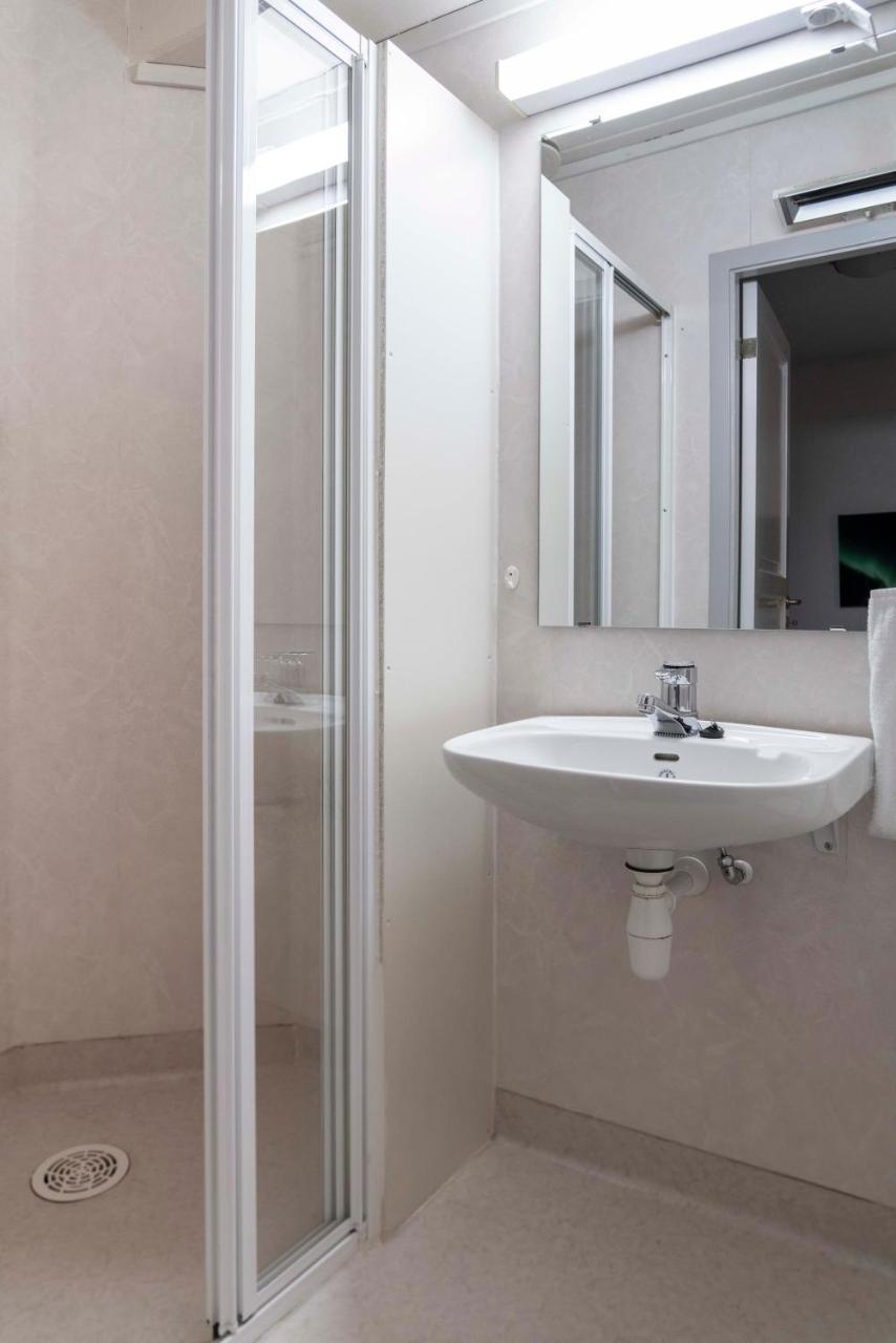 Melbu Hotell Extérieur photo