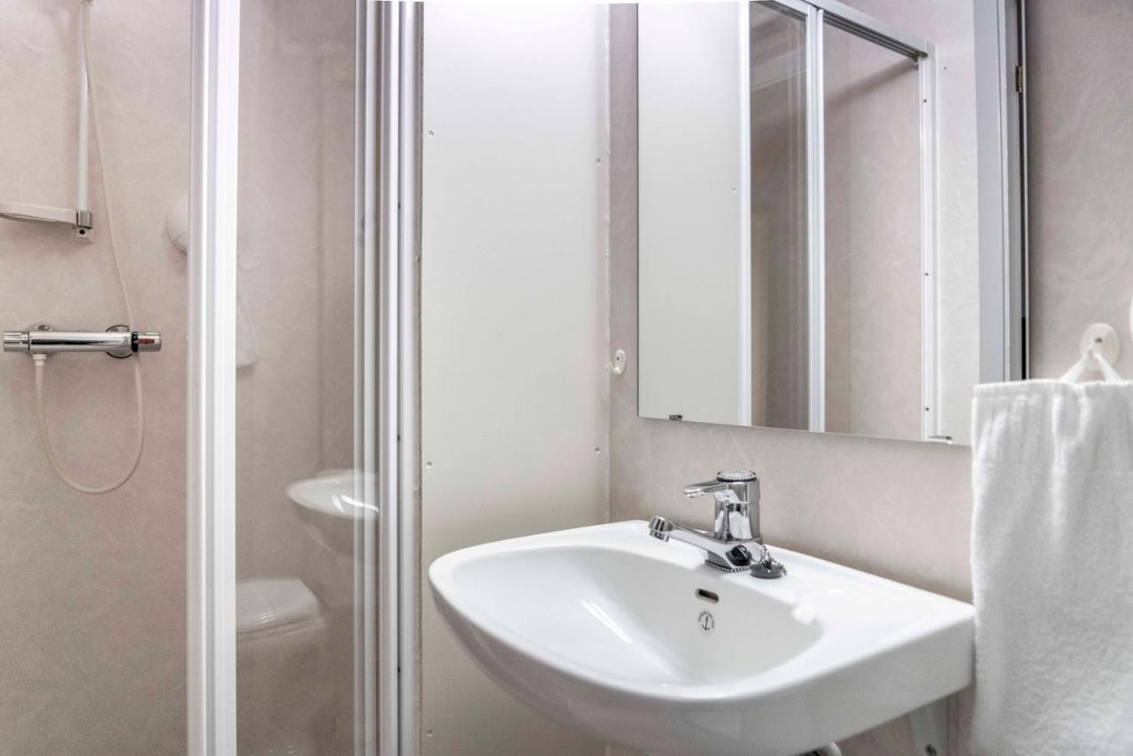 Melbu Hotell Extérieur photo