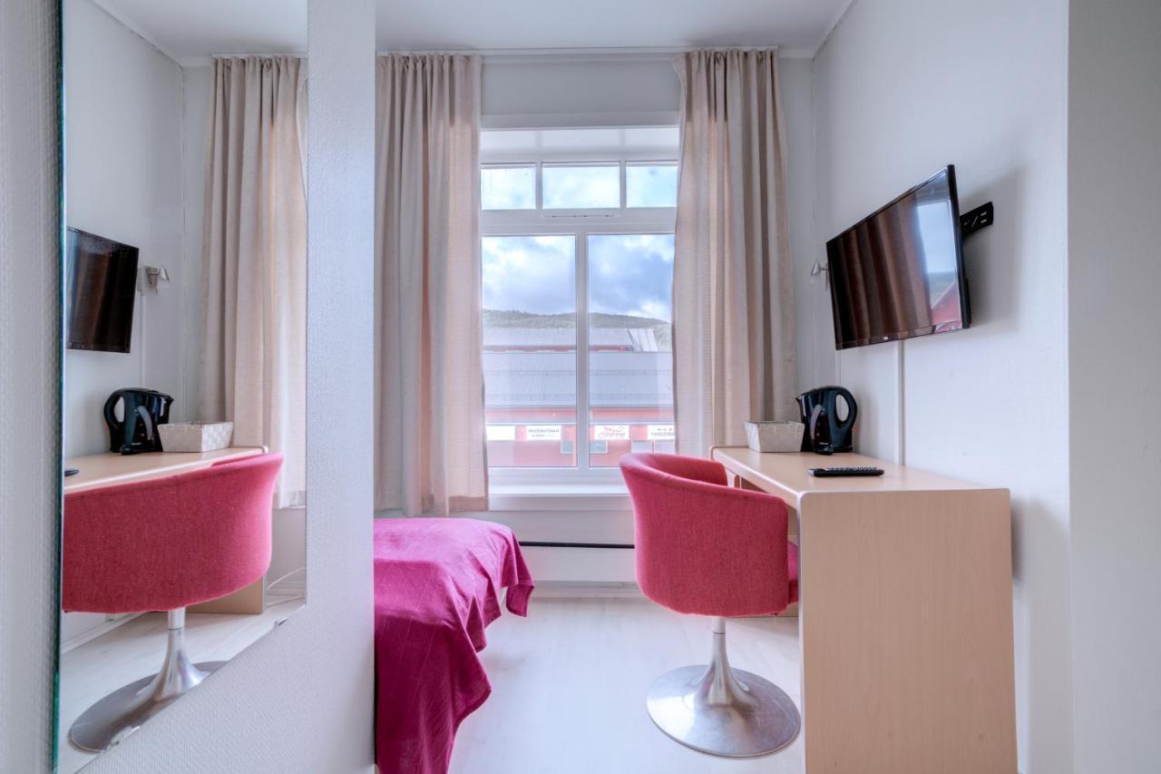 Melbu Hotell Extérieur photo