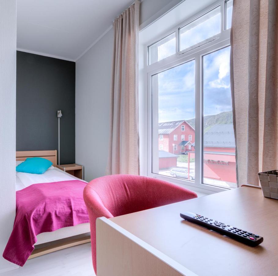 Melbu Hotell Extérieur photo